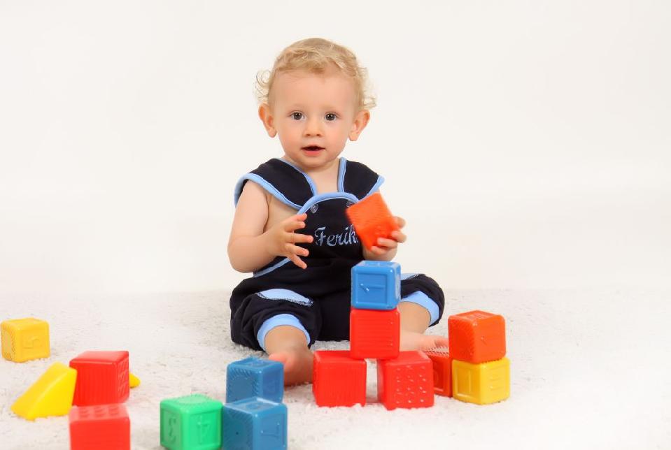 Dětské tepláky se záplatami Dětský svět tmavě modré velikost 92