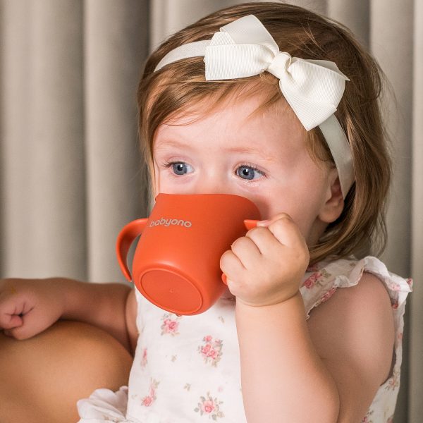 Dětský ergonomický hrníček Babyono FLOW oranžový