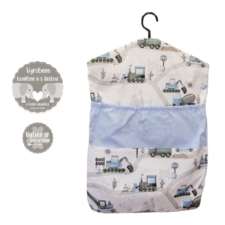 Kapsář na ramínko do školky pro kluky Dětský svět – bagry 🚜👦💙