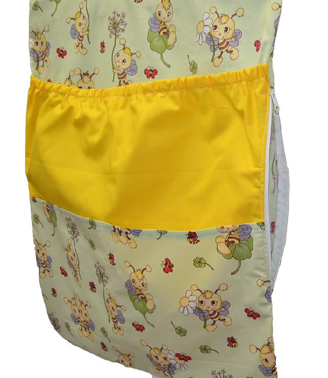 Kapsář na ramínko do školky Dětský svět Včelky