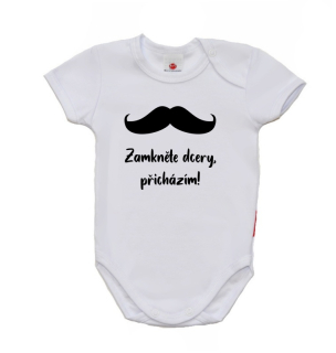 Vtipné dětské body, Gama, krátký rukáv, Zamkněte dcery, přicházím s knírkem