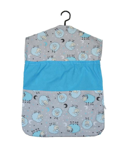 Kapsář na ramínko do školky Dětský svět ovečky