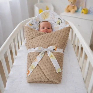 Kojenecká zavinovačka s mašlí Dětský svět – hnědá Minky / vlastní výběr motivu